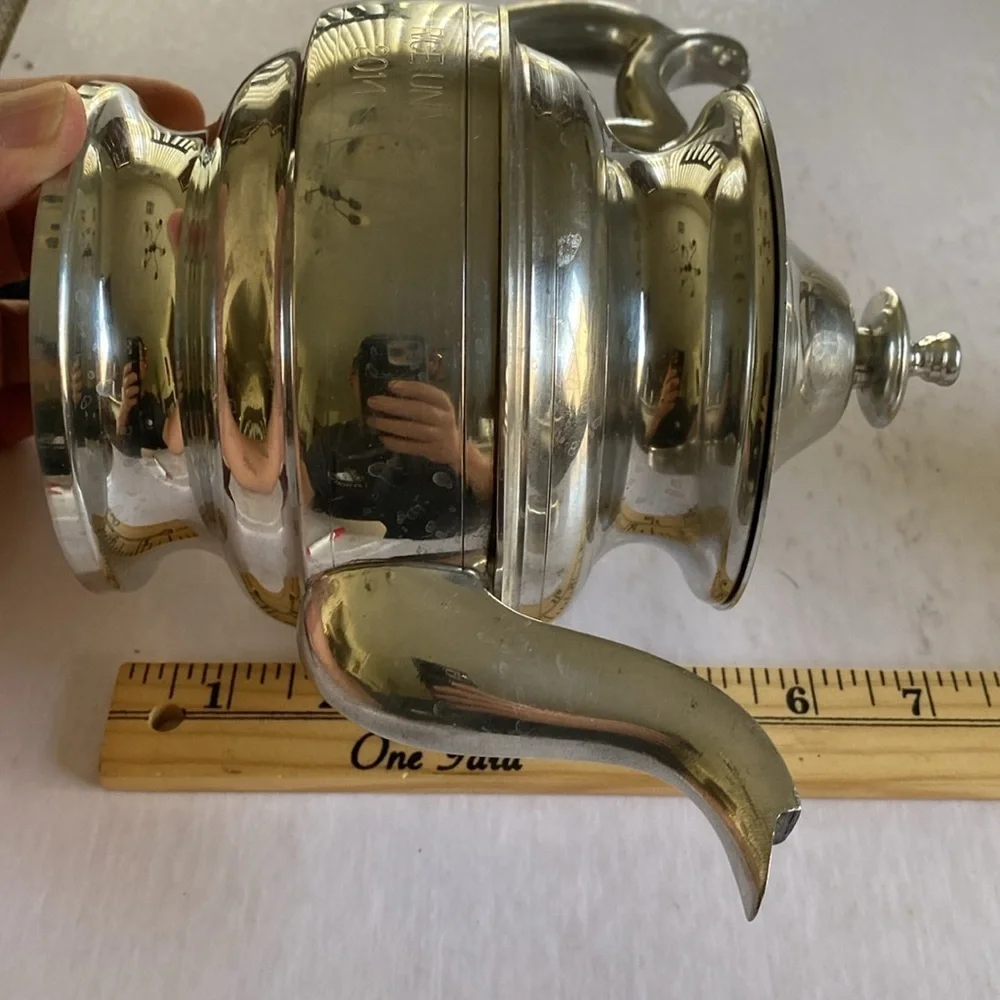 Woodbury Pewterers Elegant Silver Teapot Size 9.5” x 7” approximately